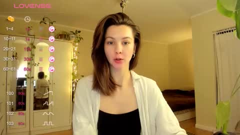 Snapshot of gingerbread__house chatting on 12-21-25, 04:47 Vasilisa online show from 12-21-25, 04:47