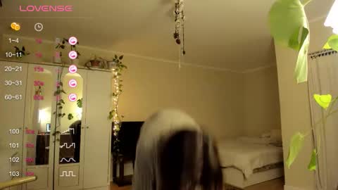 Snapshot of gingerbread__house chatting on 02-13-26, 08:49 Vasilisa online show from 02-13-26, 08:49