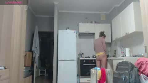 Snapshot of gingermak chatting on 12-14-24, 04:34 Michelle online show from 12-14-24, 04:34