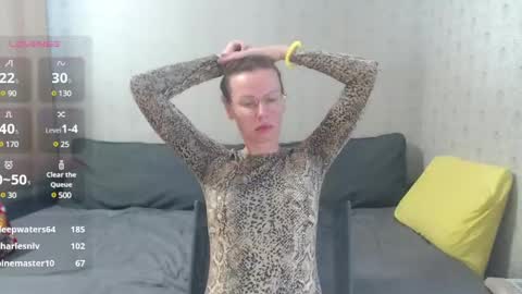 Snapshot of gingermak chatting on 01-11-25, 08:00 Michelle online show from 01-11-25, 08:00