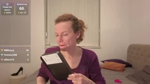 Snapshot of gingermak chatting on 04-11-26, 10:14 Michelle online show from 04-11-26, 10:14