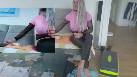 GingerPink online show from 11-24-25, 10:15