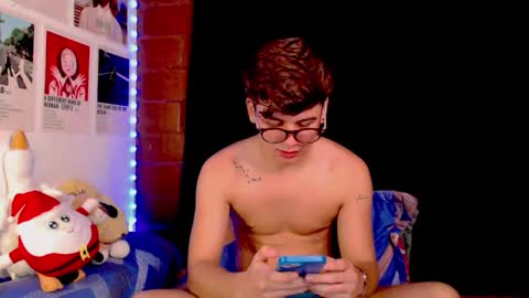 Snapshot of gingertwink_n chatting on 12-07-24, 11:12 Josh Mills online show from 12-07-24, 11:12