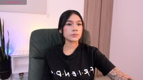 Snapshot of ginnaaaa_ chatting on 06-30-26, 11:17 Ginnaa online show from 06-30-26, 11:17