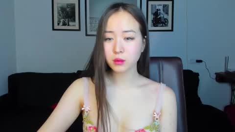 Ginny online show from 02-05-25, 01:54