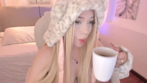 Snapshot of ginnywett chatting on 01-13-25, 02:42 Kendall online show from 01-13-25, 02:42