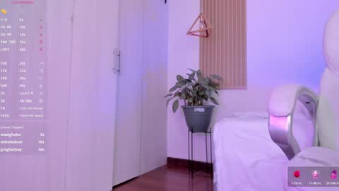 Snapshot of ginnywett chatting on 01-27-25, 05:48 Kendall online show from 01-27-25, 05:48