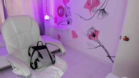 Snapshot of ginnywett chatting on 01-07-26, 01:24 Kendall online show from 01-07-26, 01:24