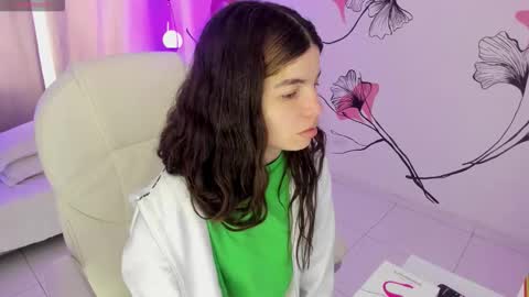 Snapshot of ginnywett chatting on 01-18-26, 01:04 Kendall online show from 01-18-26, 01:04