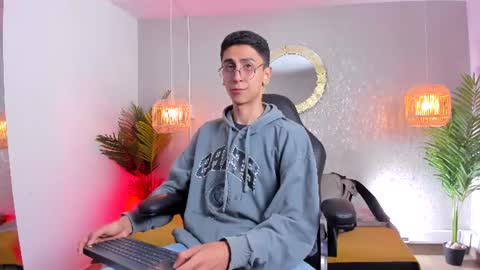 Snapshot of gio_carangi chatting on 06-23-26, 02:42 Gio Carangi online show from 06-23-26, 02:42