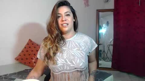 Snapshot of gio_gio44 chatting on 12-19-24, 10:10 Giorgia online show from 12-19-24, 10:10
