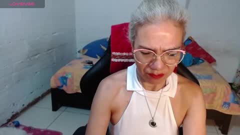 Snapshot of giorgia_xue53 chatting on 12-27-24, 01:43 Mary online show from 12-27-24, 01:43
