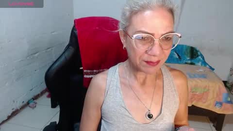 Snapshot of giorgia_xue53 chatting on 12-27-24, 08:39 Mary online show from 12-27-24, 08:39