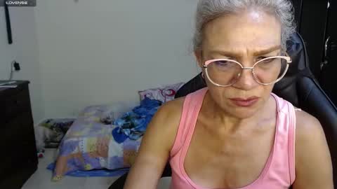 Snapshot of giorgia_xue53 chatting on 02-02-25, 02:59 Mary online show from 02-02-25, 02:59