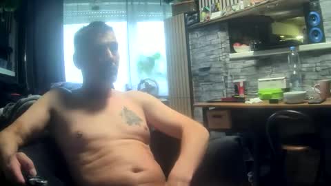 Snapshot of giovanne1 chatting on 10-19-25, 11:55 giovanne1 online show from 10-19-25, 11:55