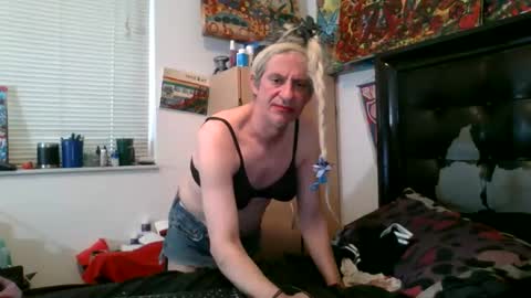 Snapshot of giovanni131971 chatting on 03-12-26, 04:35 giovanni131971 online show from 03-12-26, 04:35