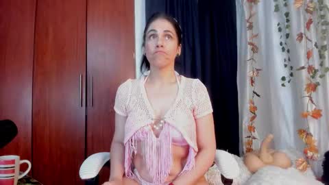 Snapshot of girasol_walton chatting on 11-20-25, 09:42 Girasol Walton online show from 11-20-25, 09:42