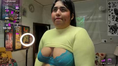Snapshot of girl_luna_ chatting on 09-19-25, 06:52 girl_luna_ online show from 09-19-25, 06:52