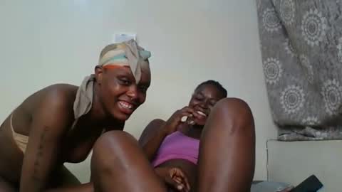 Snapshot of girlnextdoor60 chatting on 05-09-26, 05:18 Sexy online show from 05-09-26, 05:18