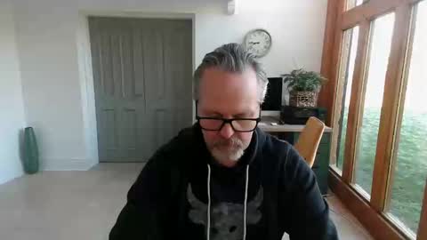 girlsandbikes online show from 01-10-25, 01:09