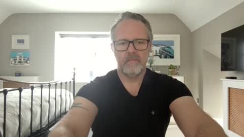 girlsandbikes online show from 01-12-25, 10:56