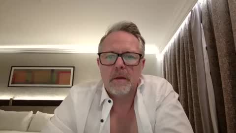 girlsandbikes online show from 10-19-25, 01:28