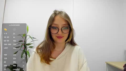 Snapshot of girlsativa chatting on 03-07-25, 02:57 Maze Thumbs up online show from 03-07-25, 02:57