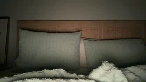girlswanthis online show from 06-19-26, 02:49