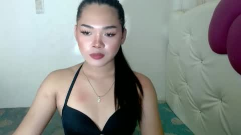 Snapshot of girlsweet_preciousxoxo chatting on 11-25-25, 11:21 Precious online show from 11-25-25, 11:21