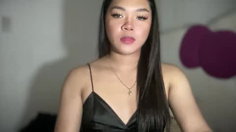 Snapshot of girlsweet_preciousxoxo chatting on 12-19-25, 01:01 Precious online show from 12-19-25, 01:01