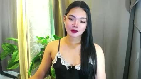 Snapshot of girlsweet_preciousxoxo chatting on 02-05-26, 01:49 Precious online show from 02-05-26, 01:49