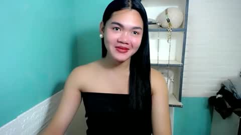 Snapshot of girlsweet_preciousxoxo chatting on 02-11-26, 01:16 Precious online show from 02-11-26, 01:16