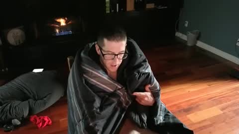 Snapshot of girthwayne chatting on 12-25-24, 07:02 croyal09 online show from 12-25-24, 07:02