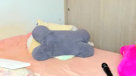 Snapshot of gisel6playful chatting on 12-04-25, 01:20 Gissel6playful online show from 12-04-25, 01:20