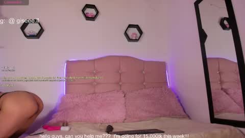 Snapshot of gisell_s chatting on 11-26-25, 11:39 Gisell s online show from 11-26-25, 11:39