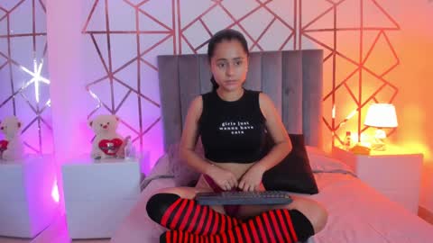 Snapshot of giselle_roldan chatting on 02-12-25, 11:40 GISELLE ROLDAN online show from 02-12-25, 11:40
