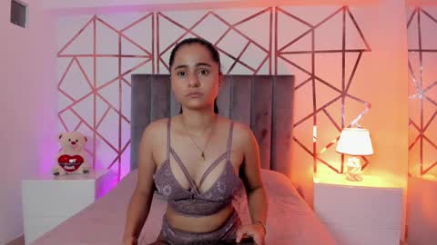 Snapshot of giselle_roldan chatting on 03-02-25, 12:54 GISELLE ROLDAN online show from 03-02-25, 12:54