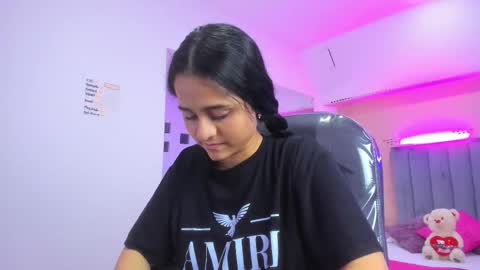 GISELLE ROLDAN online show from 12-19-25, 04:41