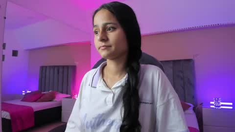 GISELLE ROLDAN online show from 04-16-26, 12:28