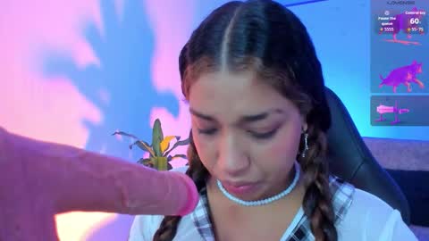 Snapshot of giselle_upp chatting on 11-30-25, 04:49 Giselle online show from 11-30-25, 04:49