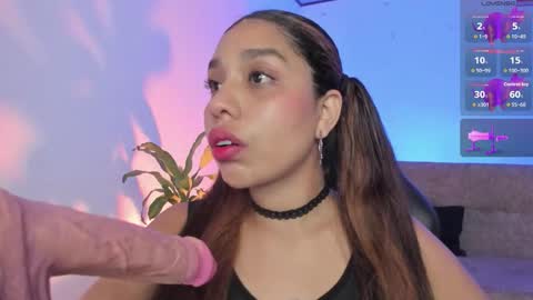 Snapshot of giselle_upp chatting on 03-25-26, 03:12 Giselle online show from 03-25-26, 03:12