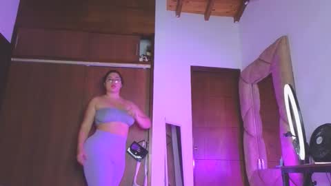 Snapshot of giselreyes1 chatting on 02-01-26, 04:22 . Gisel Reyes . online show from 02-01-26, 04:22