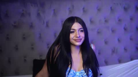 Snapshot of giuliasya chatting on 10-10-25, 08:35  Giulia  online show from 10-10-25, 08:35