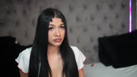 Snapshot of giuliasya chatting on 10-12-25, 08:30  Giulia  online show from 10-12-25, 08:30