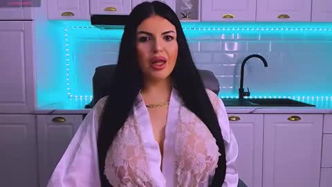 Giulia online show from 02-24-26, 10:19