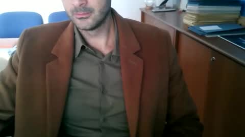 giuseppevai1 online show from 10-22-25, 08:36
