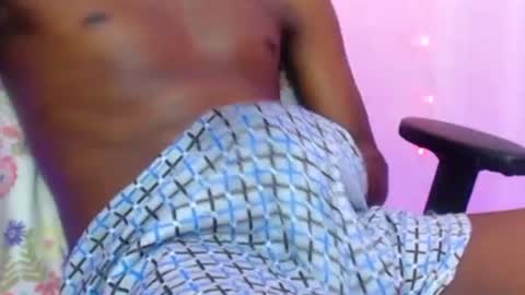 Snapshot of giv_deez chatting on 11-25-25, 03:56 marlon online show from 11-25-25, 03:56