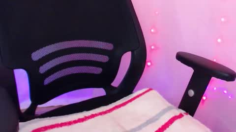 Snapshot of giv_deez chatting on 02-11-26, 08:08 marlon online show from 02-11-26, 08:08