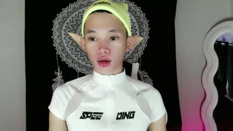 Snapshot of givemethrillx chatting on 01-09-25, 02:43 givemethrillx online show from 01-09-25, 02:43