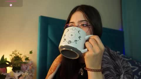 Agness online show from 09-28-25, 01:38